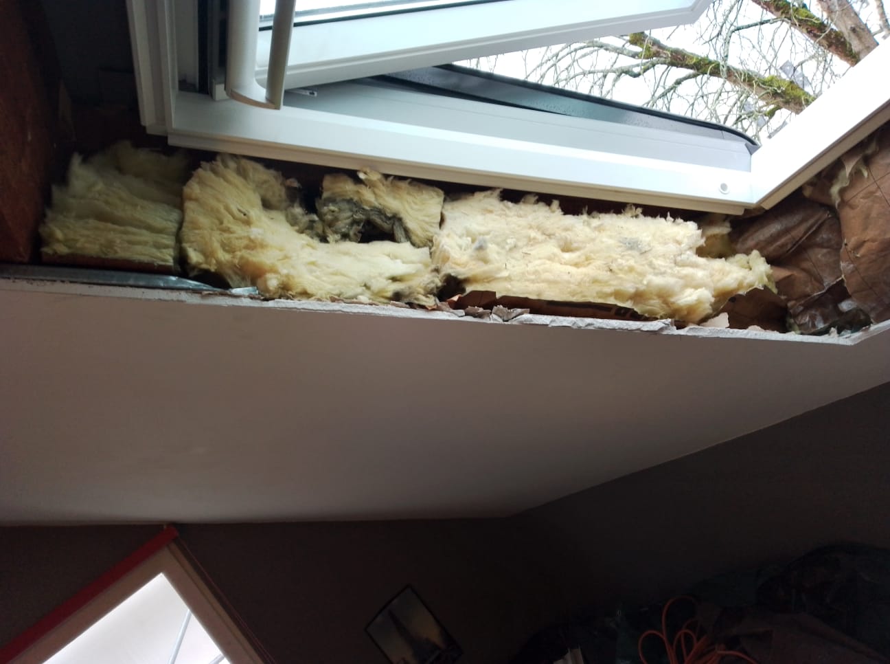 Isolation autour Velux chantier Nantes – ABCD Couverture